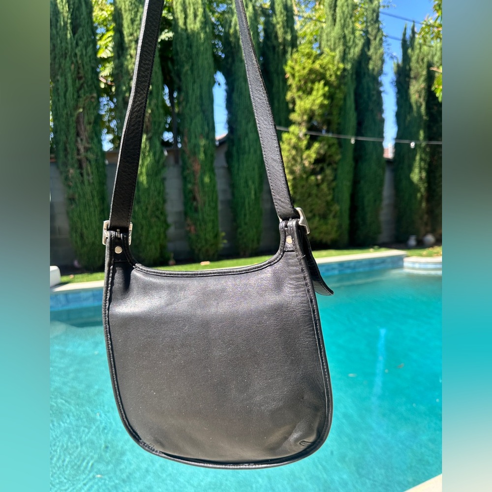 Vintage Coach 9135 90’s Black Leather Slim Hippie Crossbody Saddle Bag - Picture 2 of 10